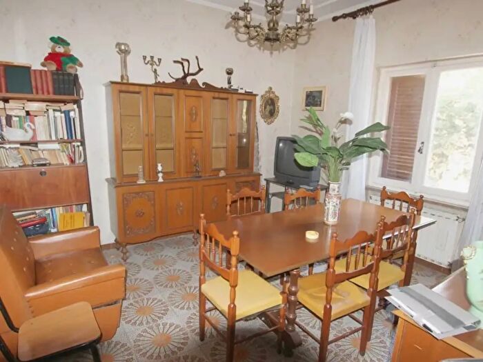 Appartamento trilocale in vendita in Zona Fiori, Terni