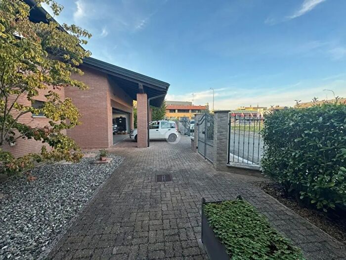 Casa con 5 locali in vendita in Via Circonvallazione, Monticelli D'Ongina