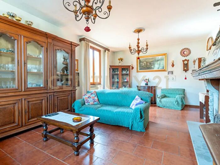 Casa con 14 locali in vendita in Via Salita, Borgo A Mozzano