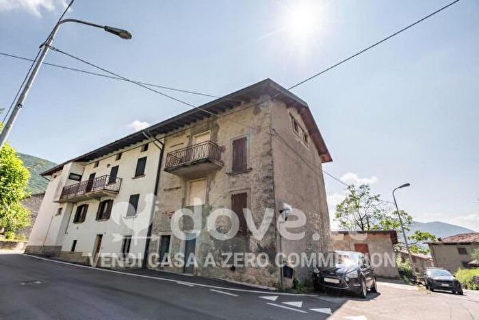 Casa con 5 locali in vendita in Via Ansuino Abate, Albino