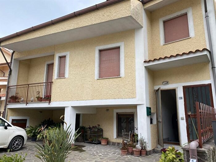 Appartamento trilocale in vendita in Torre Orsaia