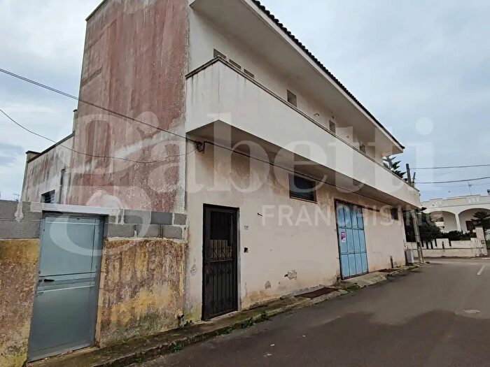 Casa con 5 locali in vendita in Ugento