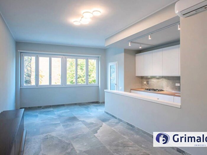 Appartamento quadrilocale in affitto in Viale Europa, Eur, Roma