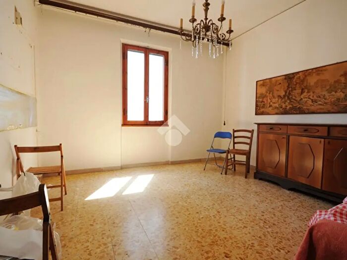 Appartamento con 5 locali in vendita in Via Baldanzi, Prato