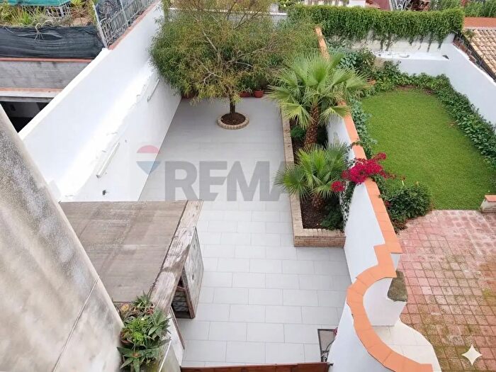 Casa con 6 locali in vendita in Via Palermo, Catania