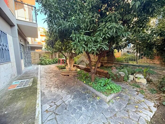 Appartamento trilocale in vendita in Via Giovanni Marchesini, Roma