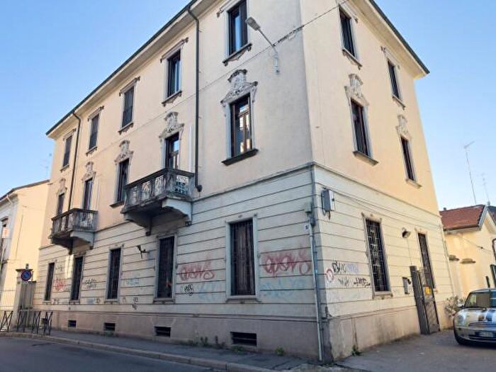 Appartamento quadrilocale in vendita in Via San Gottardo, Monza