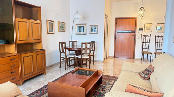 Appartamento trilocale in vendita in Via Amerigo Vespucci, Legnano