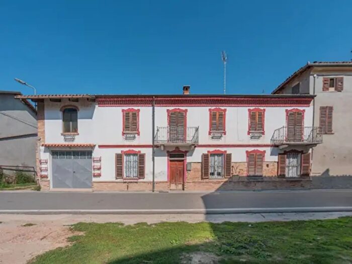 Casa con 6 locali in vendita in Via Novembre, Montiglio Monferrato