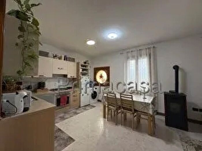 Appartamento quadrilocale in vendita in Via San Pio Decimo, San Dona Di Piave