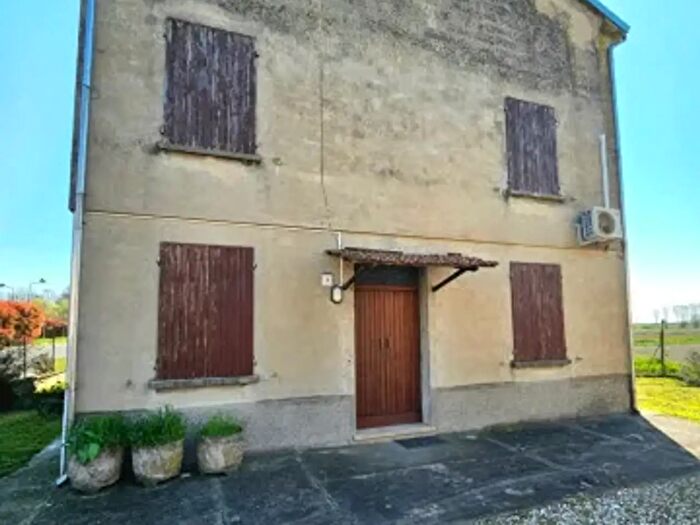 Casa trilocale in vendita in Strada Provinciale del Valico del Cerreto, Gualtieri