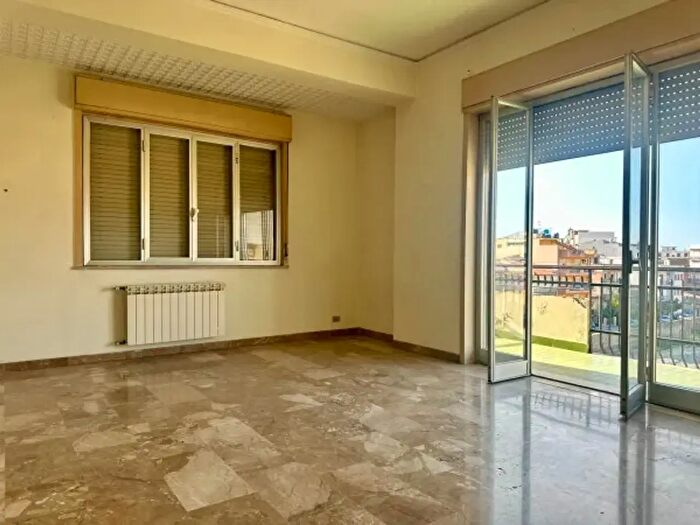 Appartamento con 6 locali in vendita in Via Longano, Barcellona Pozzo Di Gotto