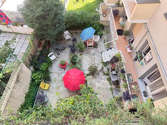Appartamento con 5 locali in vendita in Via Manfredo Fanti, Genova