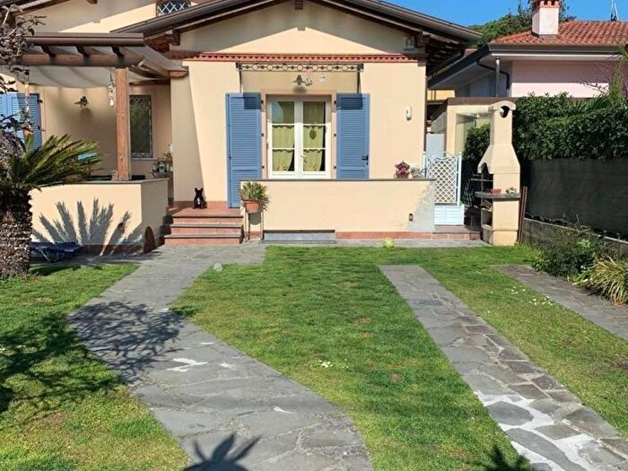 Casa con 5 locali in affitto in via piave, Pietrasanta