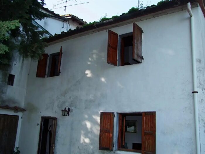 Casa quadrilocale in vendita in Rufina