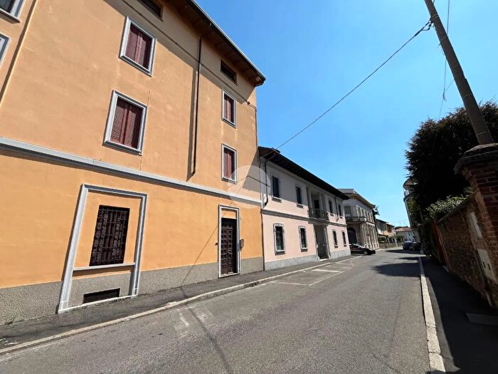 Case in Vendita e in Affitto - 2