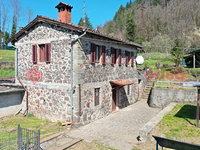 Casa trilocale in vendita in Via del Pasquino, San Romano In Garfagnana