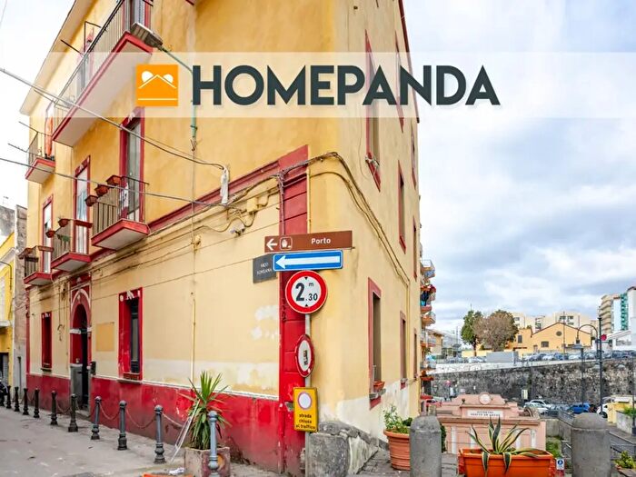 Appartamento trilocale in vendita in Via Fontana, Torre Del Greco