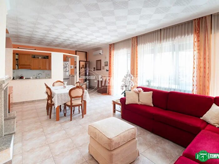 Casa con 8 locali in vendita in Via Piave, Nova Milanese