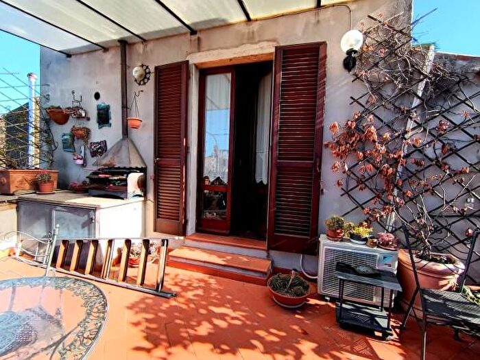 Appartamento con 6 locali in vendita in Via Roma, Pitigliano