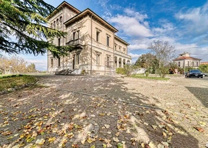 Casa in vendita in Via Roma Castronno Varese Lombardia Italia, Castronno