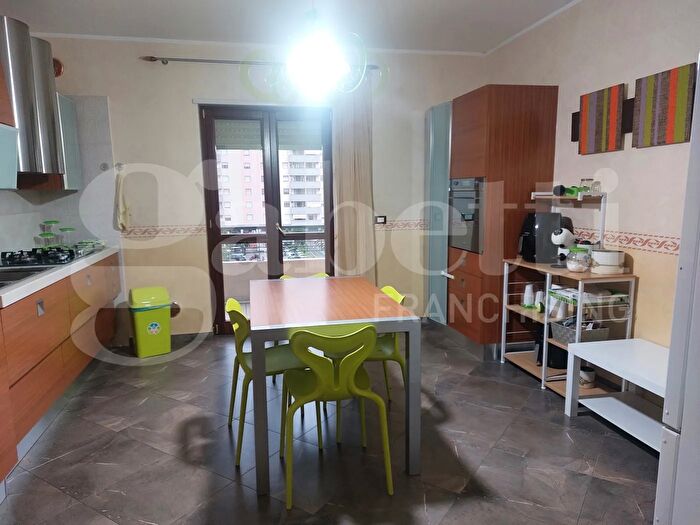 Appartamento quadrilocale in vendita in Viale della Liberazione, Taranto