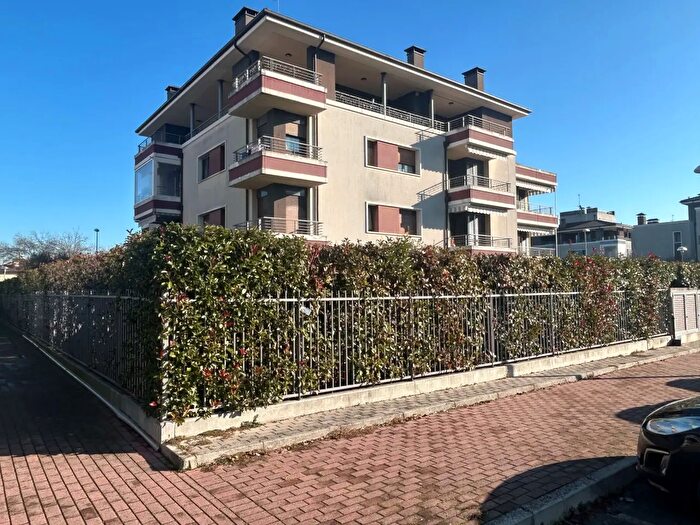 Appartamento quadrilocale in vendita in Via degli Orti, Ozzano DellEmilia