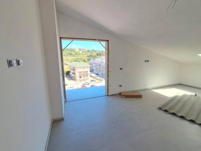 Casa trilocale in affitto in Viale Crotone, Catanzaro