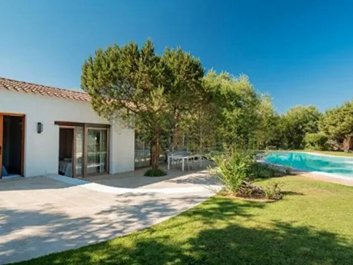 Casa con 6 locali in affitto in Via Grecale, Olbia