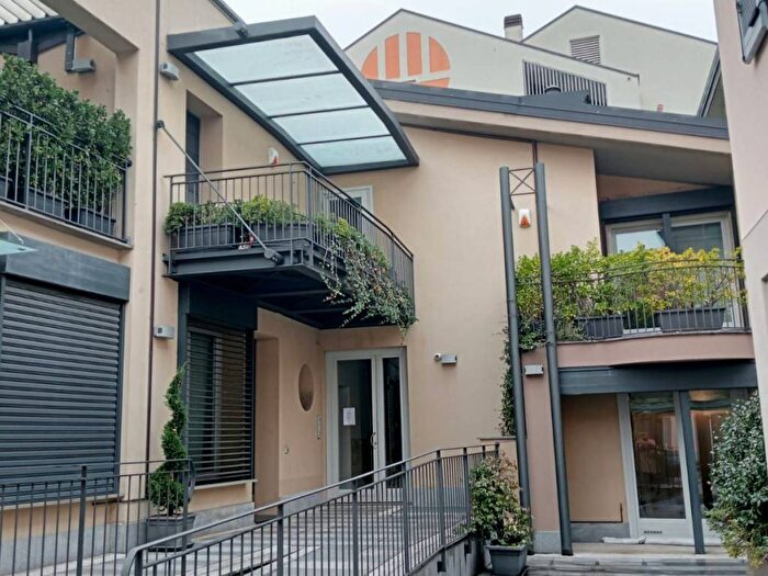 Appartamento trilocale in affitto in Via Antonio Stoppani, Via Lecco Via Bergamo, Monza