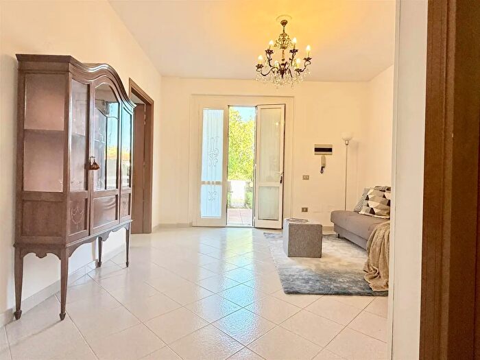 Casa con 6 locali in vendita in Livorno