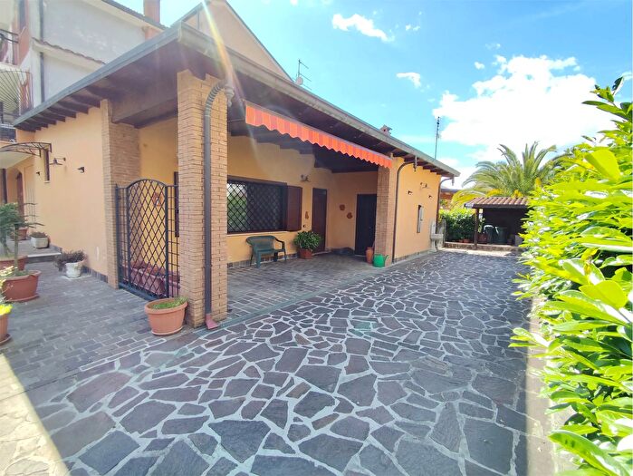 Appartamento con 8 locali in vendita in Balsorano