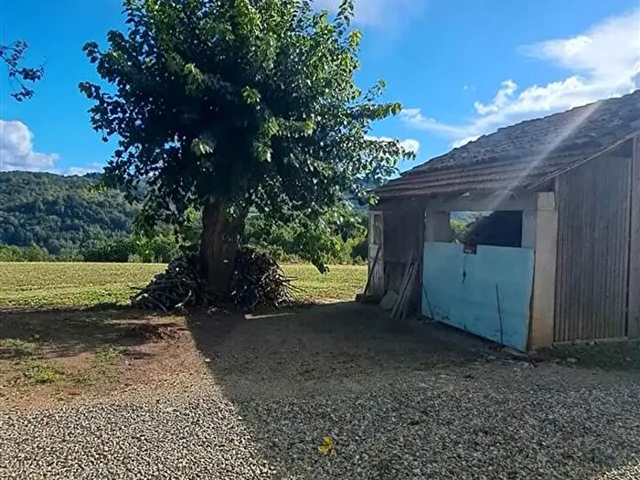 Casa con 11 locali in vendita in Bistagno