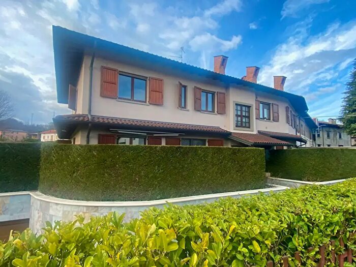 Casa con 14 locali in vendita in Via Don Carlo Gnocchi, Presezzo