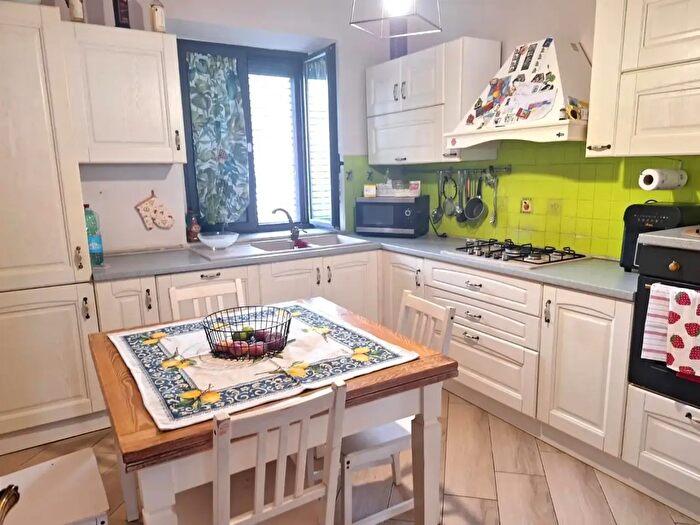 Casa con 6 locali in vendita in Capannori