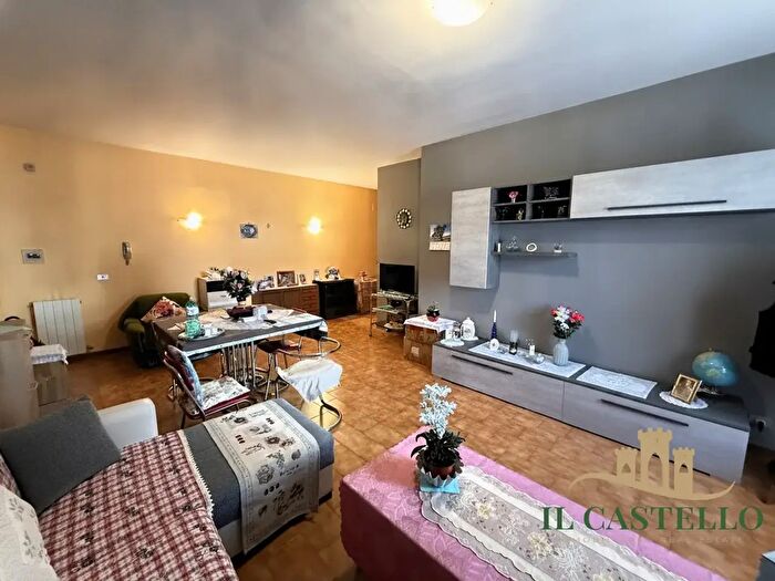Appartamento trilocale in vendita in Via Silvio Pellico, Castiglione Del Lago