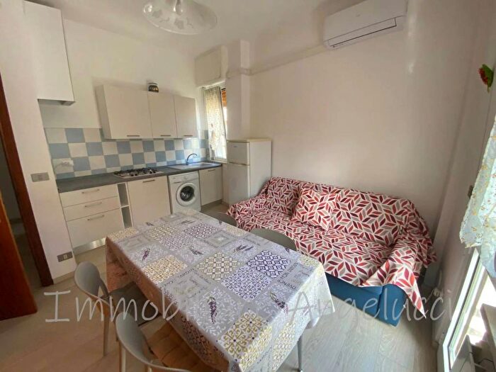Appartamento bilocale in affitto in Via Ponti, Borghetto Santo Spirito