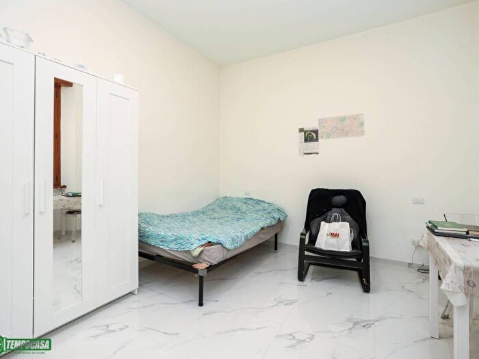 Appartamento trilocale in affitto in Via Democrito, Cimiano, Milano