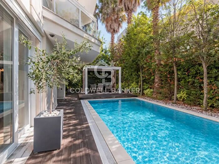 Appartamento trilocale in vendita in Viale Cavour, Riccione