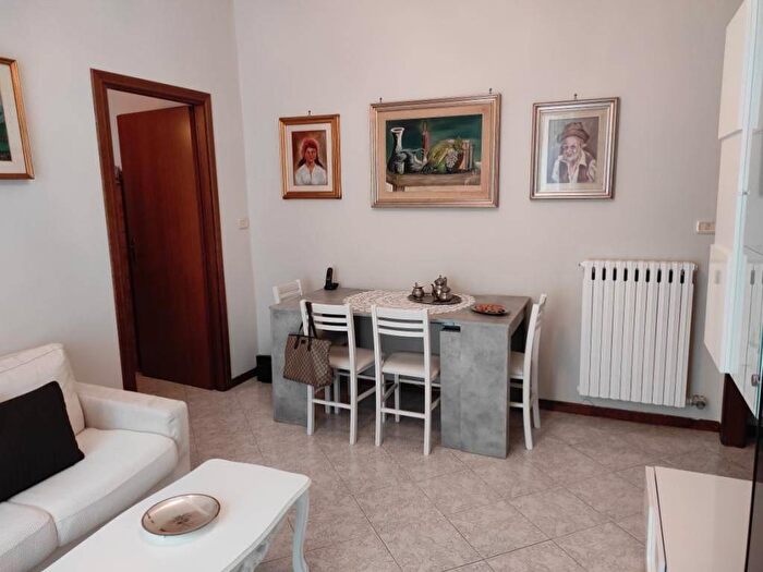 Appartamento trilocale in affitto in Via Camillo Benso di Cavour, Frascati
