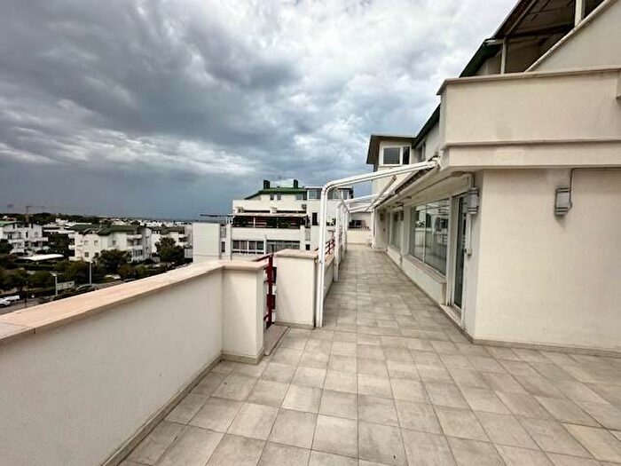 Appartamento trilocale in vendita in Via Grotta della Regina, Bari