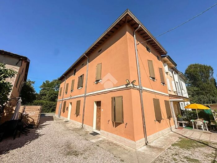 Casa quadrilocale in vendita in Via delle Rosa Parte Ovest, Carpi