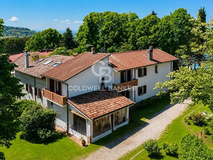 Casa con 12 locali in vendita in Via Garampa, Cesena