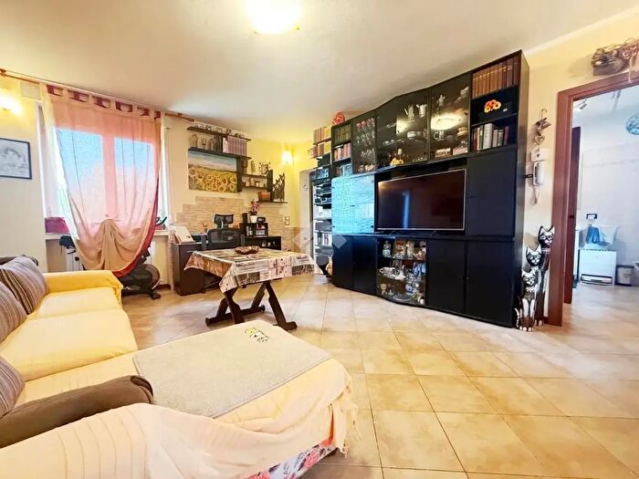 Appartamento bilocale in vendita in Via Virgilio, Cislago
