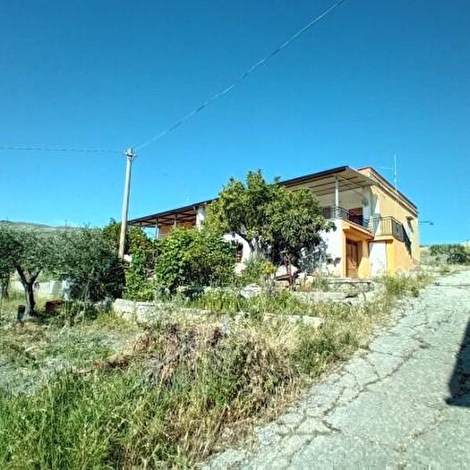 Casa con 5 locali in vendita in Contrada Adragna, Sambuca Di Sicilia