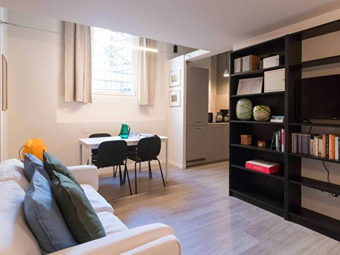 Appartamento trilocale in affitto in Via Ercole Ricotti, Bovisa, Milano