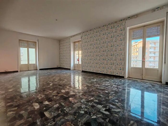 Appartamento con 7 locali in vendita in Siracusa