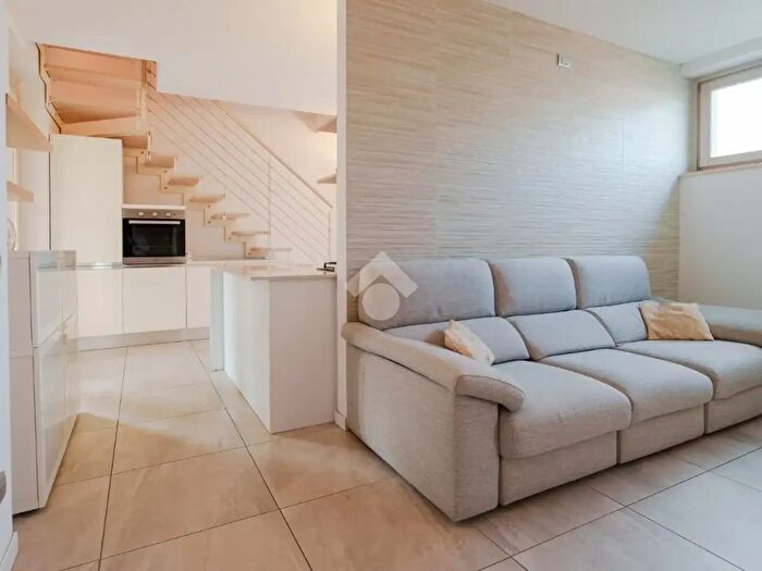 Appartamento trilocale in vendita in Via Don Lorenzo Milani, Treviglio