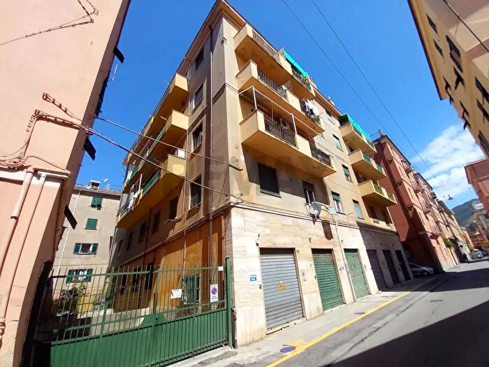Appartamento con 5 locali in vendita in Via Gaetano Donizetti, Genova