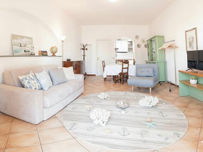 Appartamento monolocale in affitto in Via Aurelia Ponente, Santo Stefano al Mare